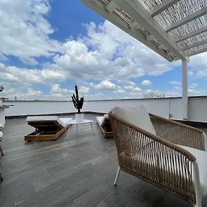 Ultra Stylish Modern Attic Appartamento